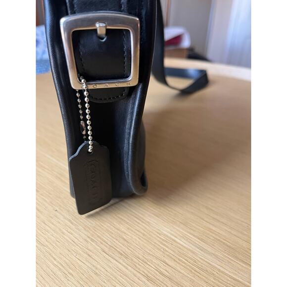 Coach | Vintage Black Leather Camera Shoulder Bag Style 9817 - Picture 4 of 9